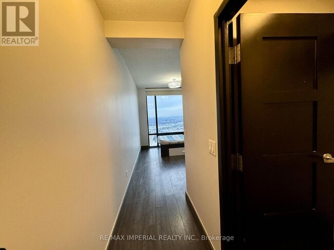 Building Photo - 330 Phillip St