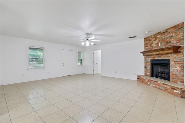Building Photo - 2550 W Lucas Rd