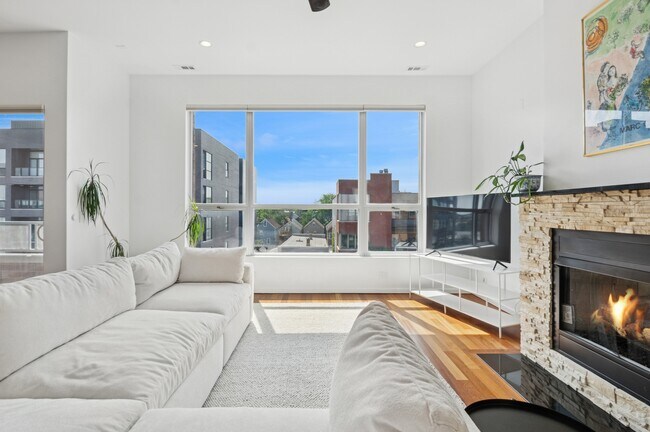 Foto del edificio - 1719 N Western Ave