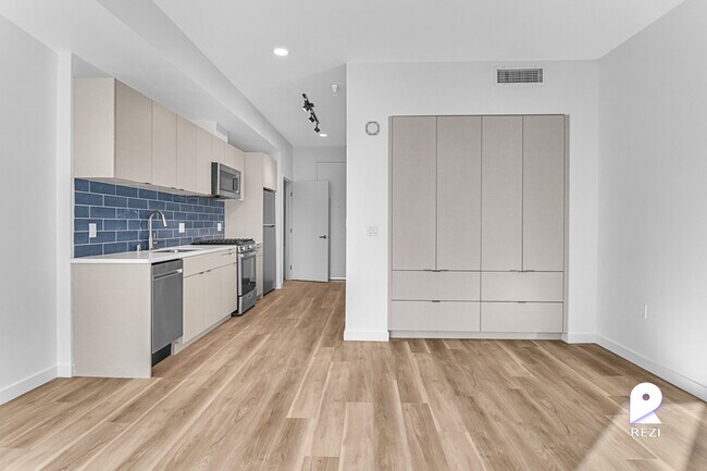 Building Photo - 1530 Cassil Pl