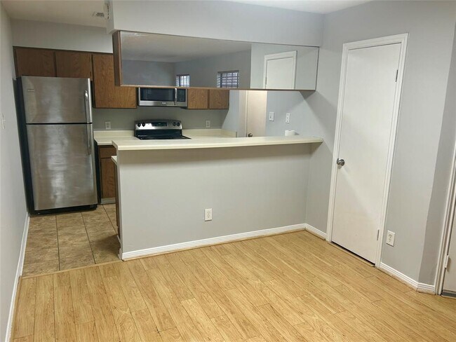 Foto del edificio - 2401 Sycamore Ave