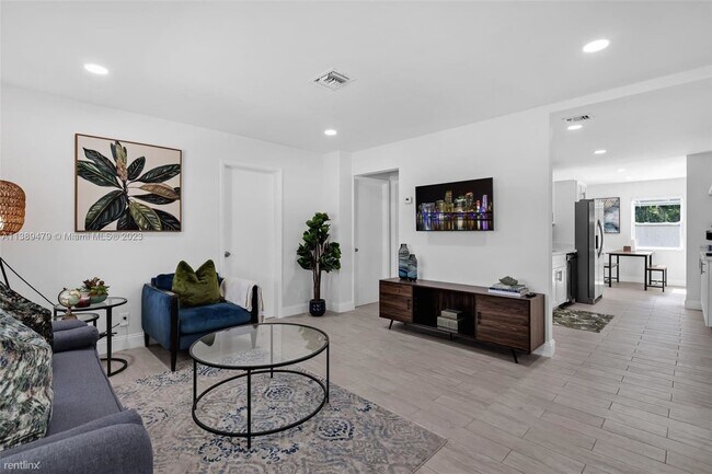 Building Photo - 3 br, 2 bath House - 160 NW 46th Ct # A