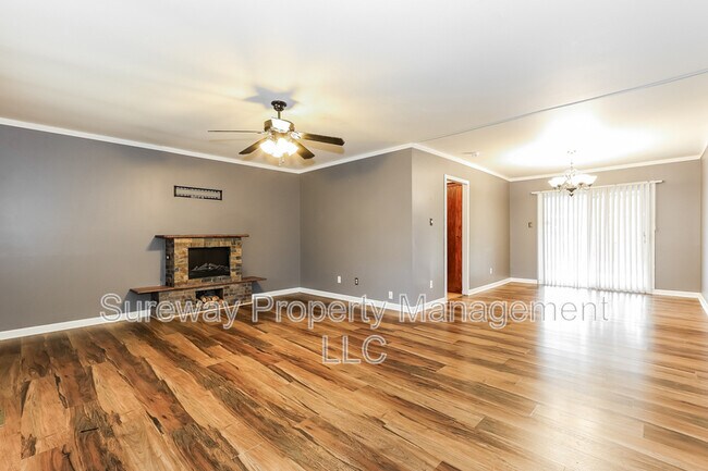 Building Photo - 7 Ebbtide Ln