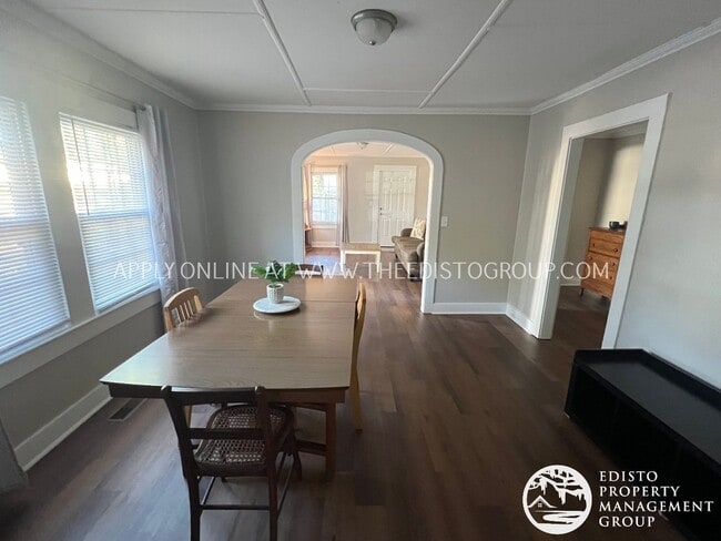 Building Photo - Charming Remodeled Home in the Heart of Or...