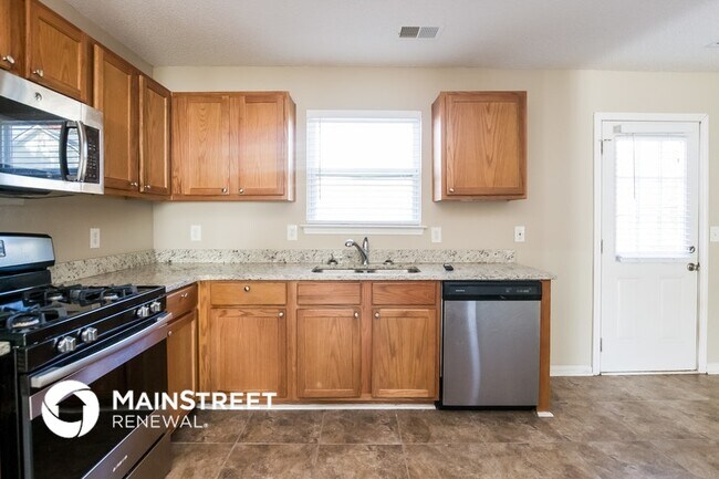 Building Photo - 5921 Bluegrass View