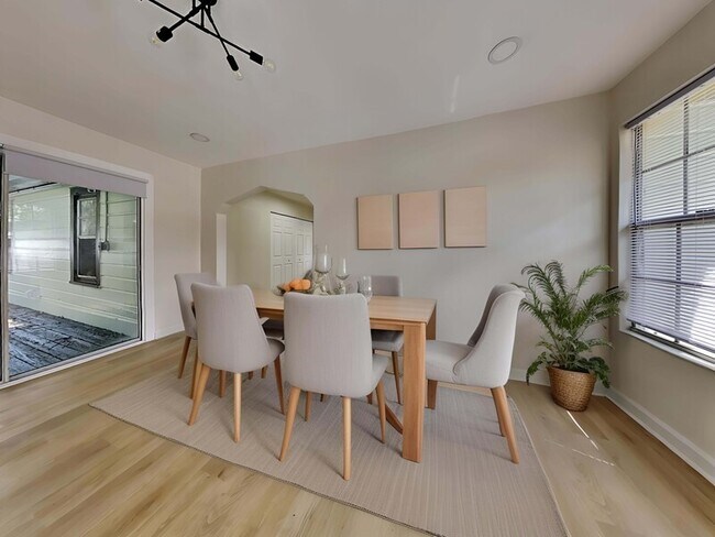 Foto del edificio - 318 W Hanna Ave