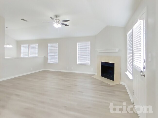 Foto del edificio - 4842 Dahlia Terrace