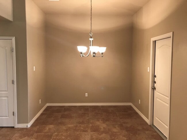 Building Photo - 2 Bedroom | 2 Bath  Located off Clear Creek Road in Killeen.