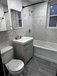 Building Photo - 5821 de la Côte-Saint-Luc