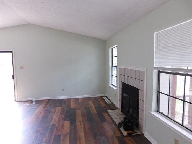 Building Photo - 8743 Birmingham Dr
