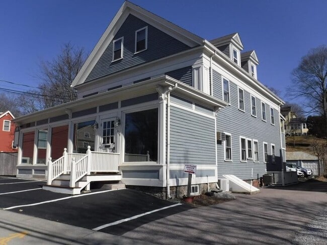 Building Photo - 1024 Chestnut St