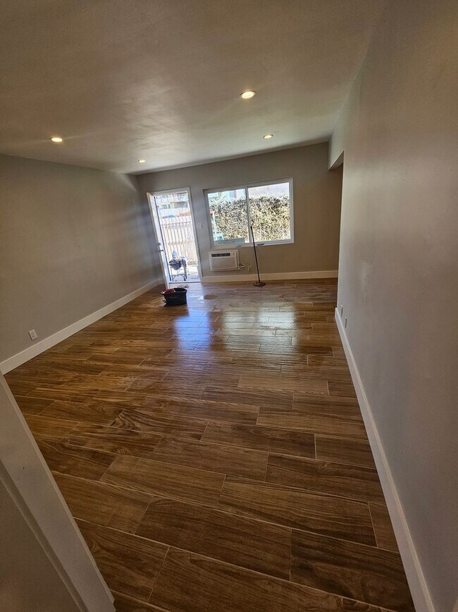 Foto del edificio - DNA APARTMENTS LLC