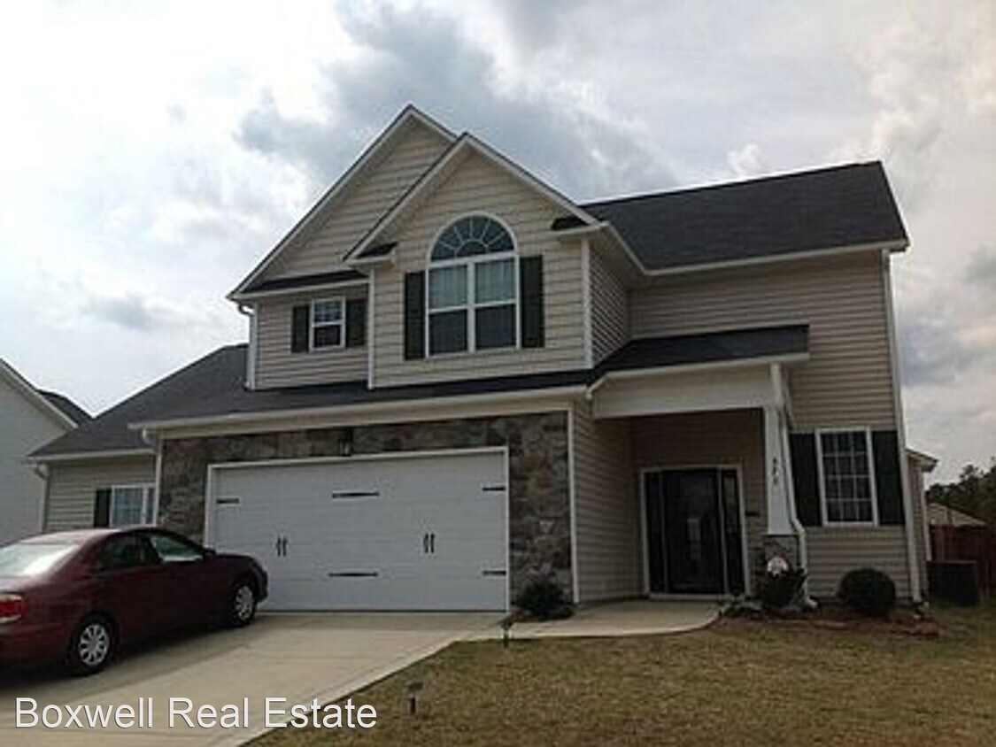 4 br, 3.5 bath House 573 Wedgefield Drive House Rental in Raeford, NC