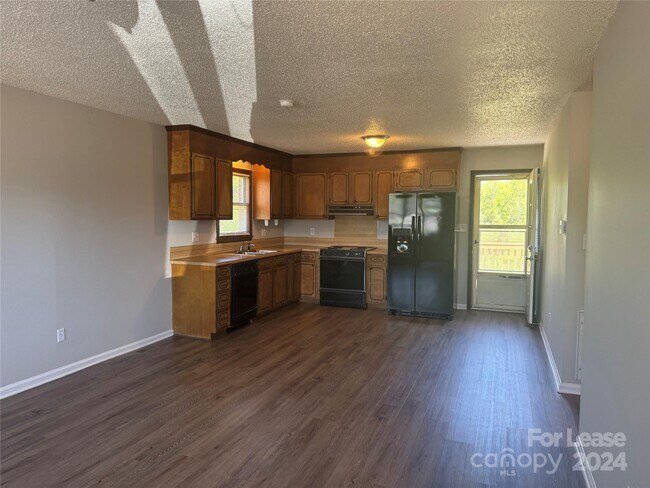 Building Photo - 2243 Rose St