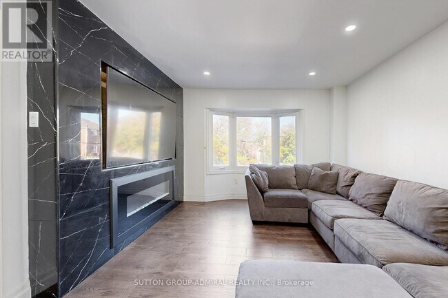 Building Photo - 300 Charlton Ave