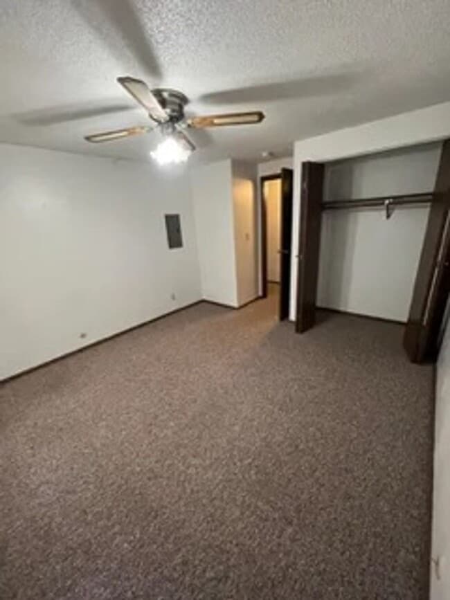 Building Photo - 102 Rob Roy Ln