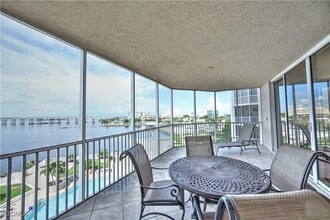 Building Photo - 2104 W First St