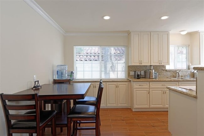 Foto del edificio - Luxury Spacious 2BD Apartment Home! Minute...
