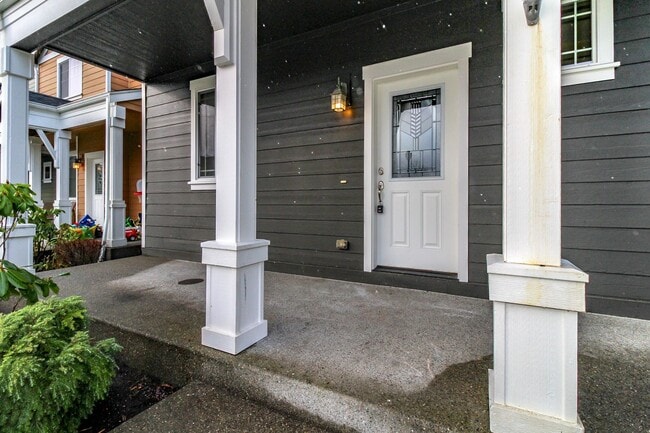 Foto del edificio - Beautiful Lacey Home with new paint and carpet in Popular Edgewater Community