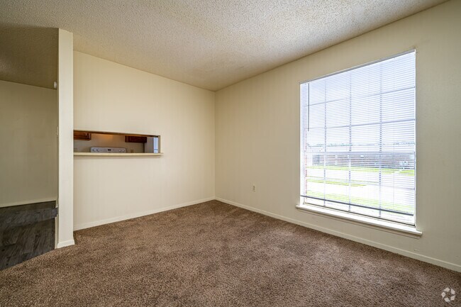 2HAB, 2BA - 1,033 ft² - Comedor - Bellemont Victoria II Apartments