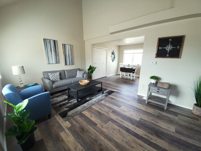 Foto del edificio - 520 Forest Edge Cir