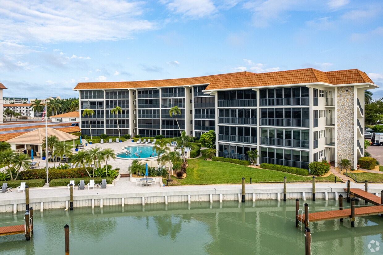 222 Harbour Dr - Commodore Club V