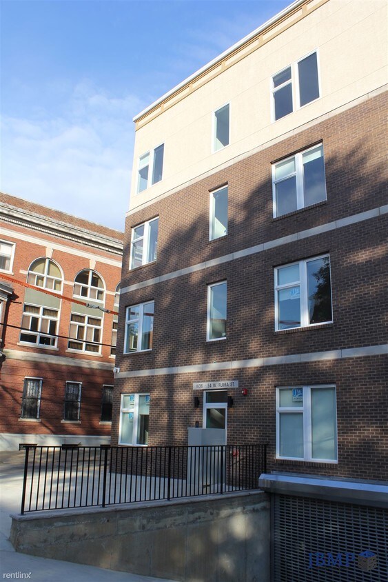 Foto principal - 1629 W Girard Ave