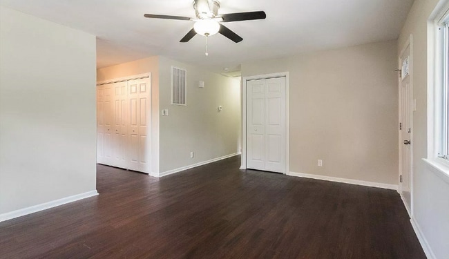 Building Photo - Lovely 4 Bedroom Ranch Style Home Minutes ...