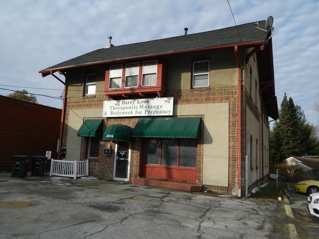 Building Photo - 3516 SW 9th St