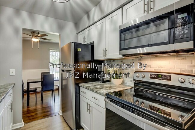 Building Photo - 33247 Kingslane Ct