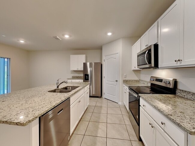 Building Photo - 1417 Sugarwood St