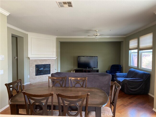 Foto del edificio - 1686 Goldenrod Ave