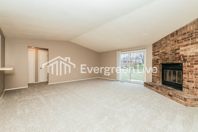 Building Photo - 4735 Stonehedge St