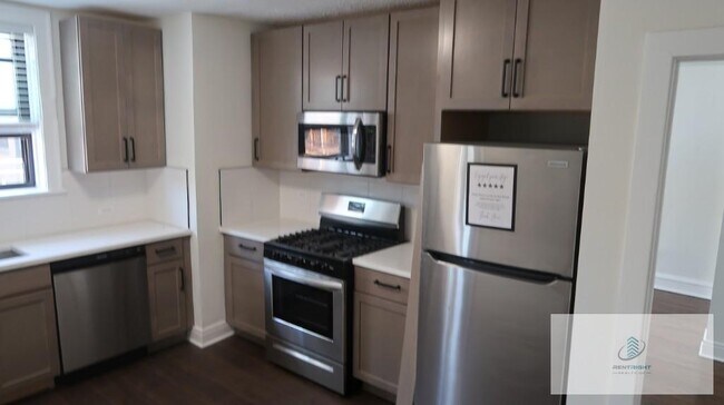 Foto del edificio - 5515 N Lincoln Ave