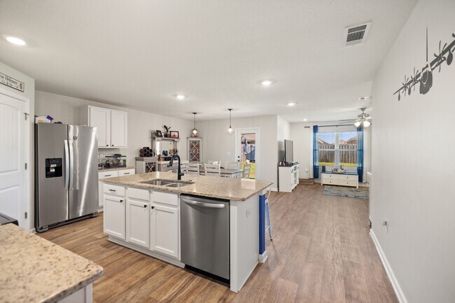 Building Photo - 1016 Limpkin St