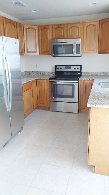 Building Photo - Newer 3/2 Townhome in Inverness!!!
