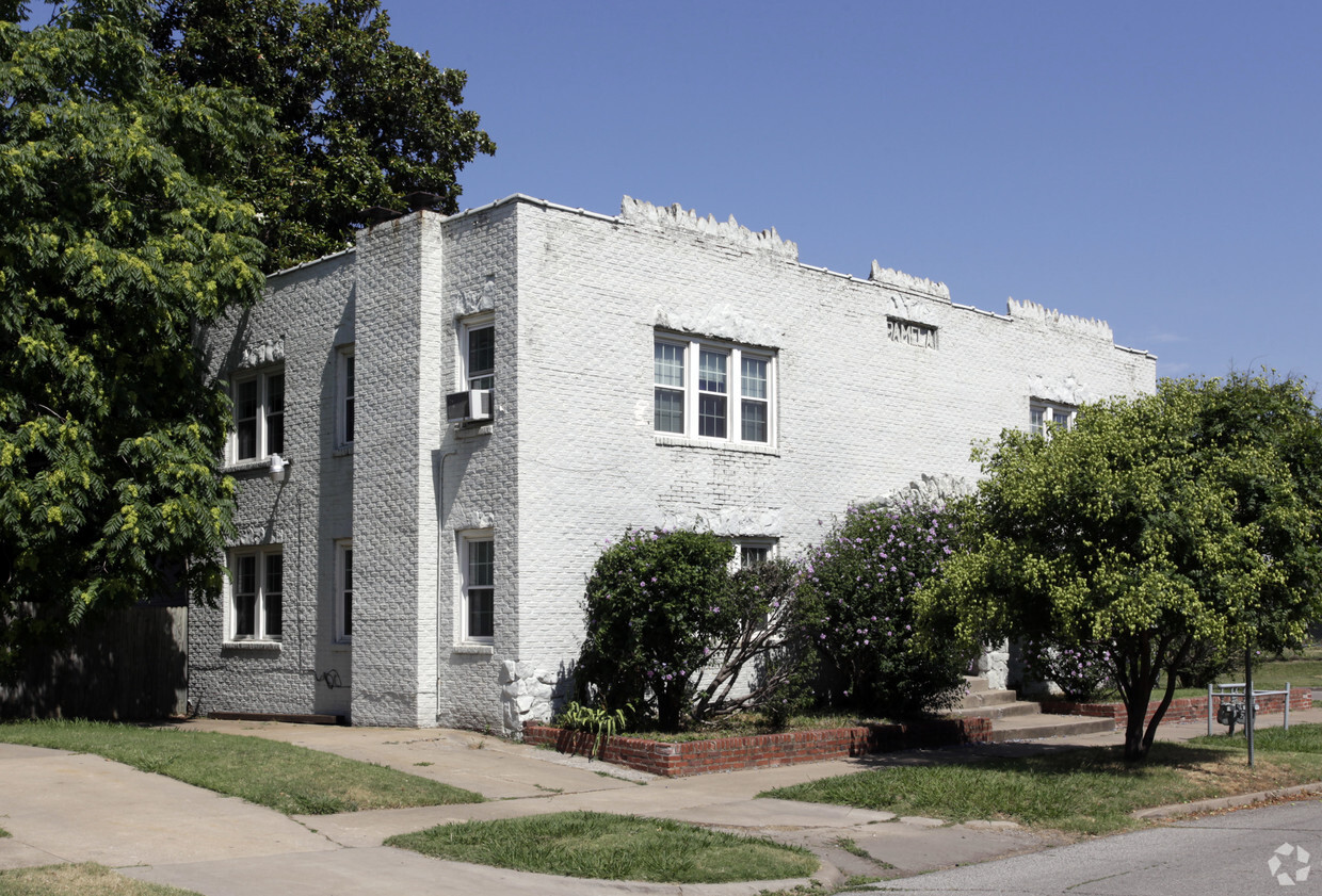 Building Photo - Pamela Apartments