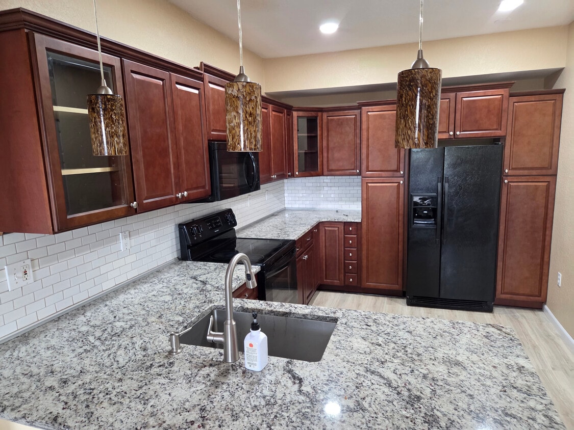 Kitchen - 6361 Aragon Way