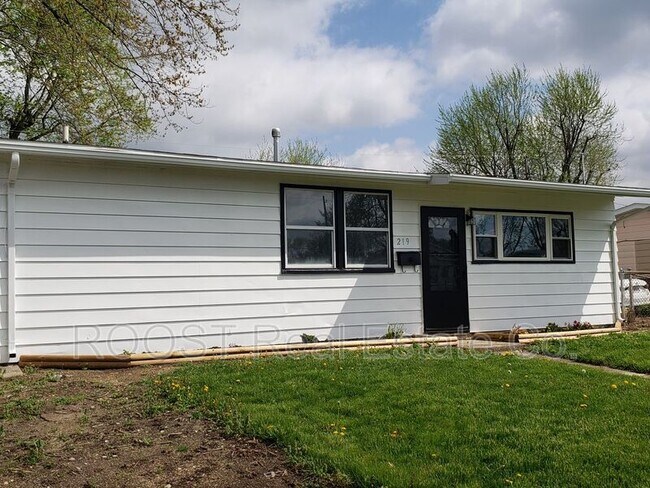 Building Photo - 219 Rawson Dr