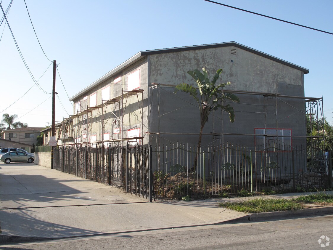 Foto del edificio - 940 Carob Way