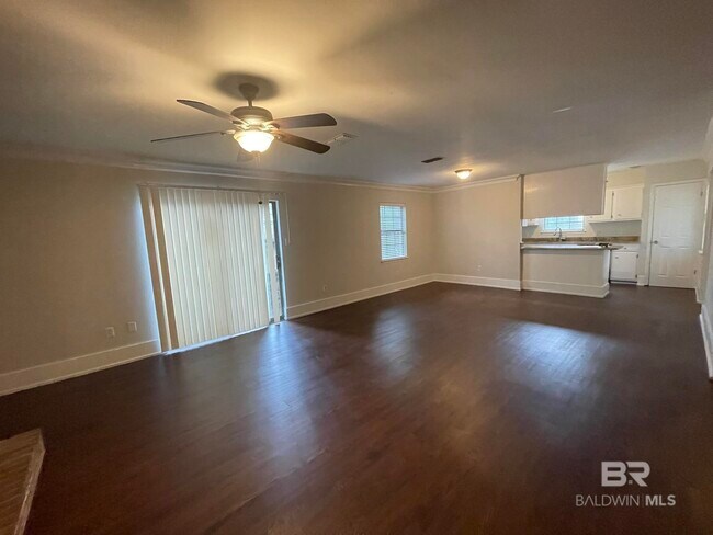 Foto del edificio - 107 Brentwood Dr