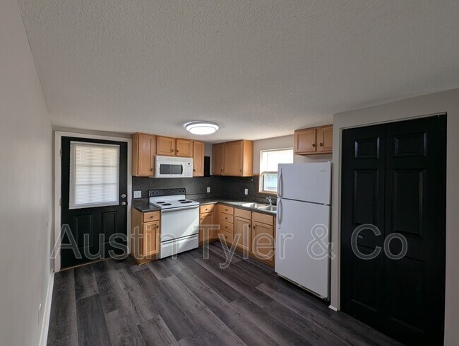 Foto del edificio - 4256 Kelson Ave