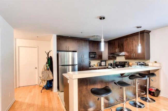 Building Photo - 2130 Rue Du Portage