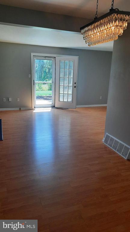 Building Photo - 618 Allenview Dr