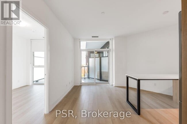 Building Photo - 1-601 Belsize Dr
