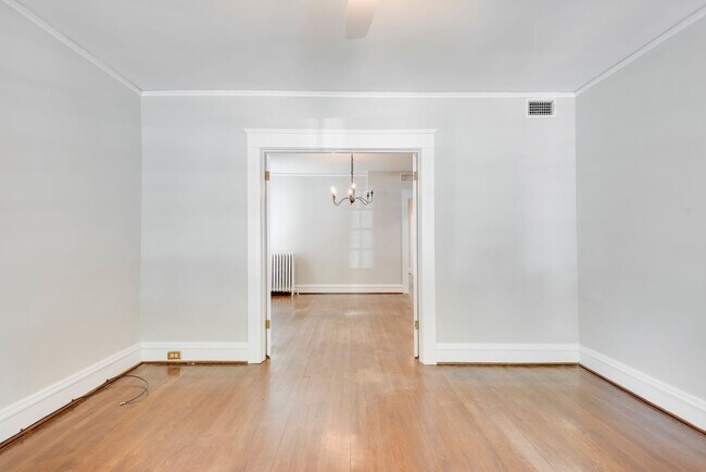 Foto del edificio - 3151 Floyd Ave