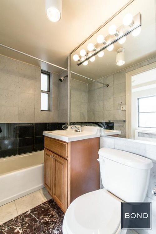 Foto del edificio - 301 E 38th St