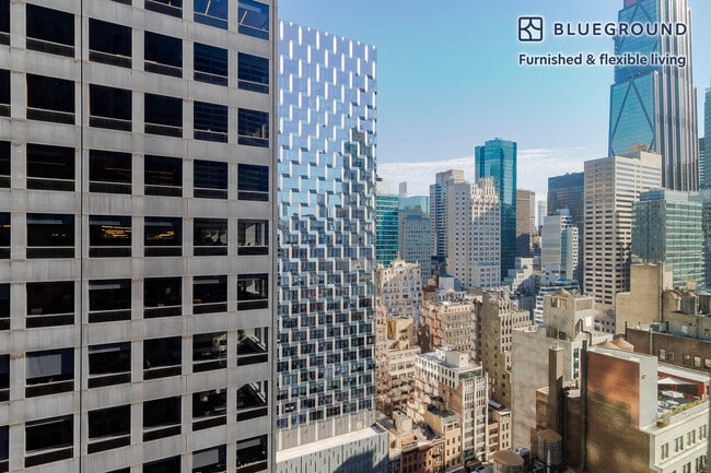Building Photo - 70 W 45th St