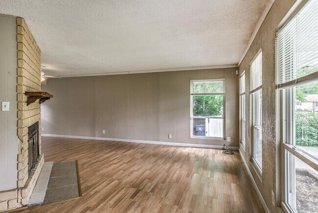 Building Photo - 125 Florissant Park Dr