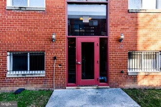 Building Photo - 1386 Bryant St NE